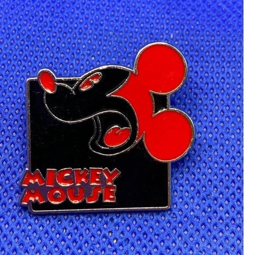 2012 Mickey Mouse Expressions Disney Trading Pin Red Scared